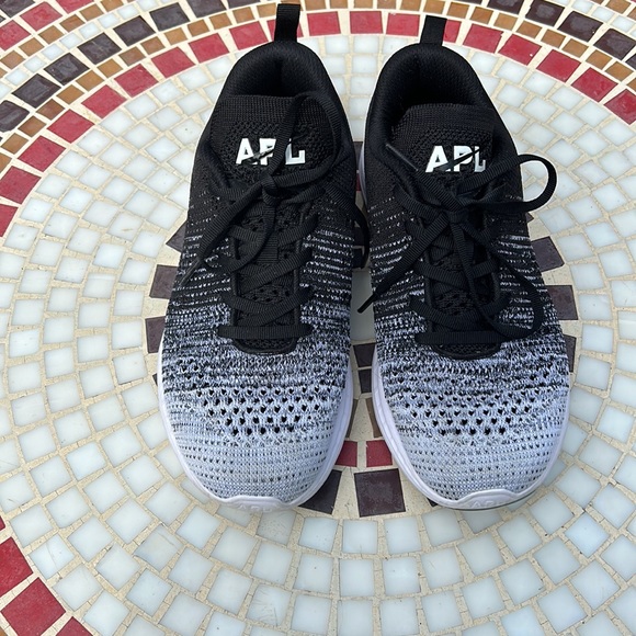 APL Athletic Propulsion Labs Techloom Pro Black Gray White Shoe.  Size 8 - Picture 2 of 16